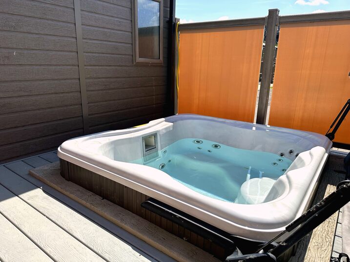 Close up view of the outdoor hot tub.